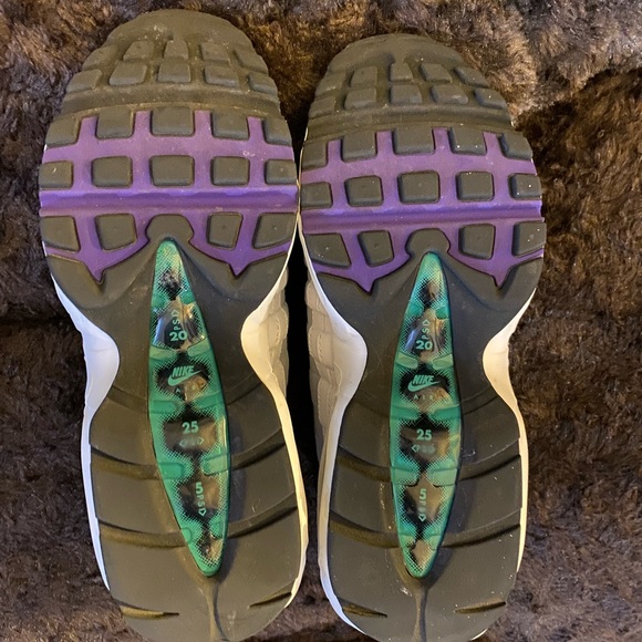 Nike Air Max 95 "Grape" - Picture 11 of 12